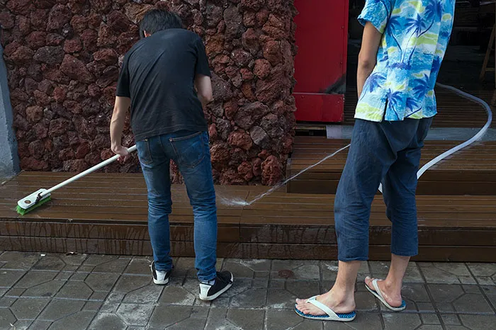 191 Perfectly Timed Street Photography Shots That Show Timing Is Everything