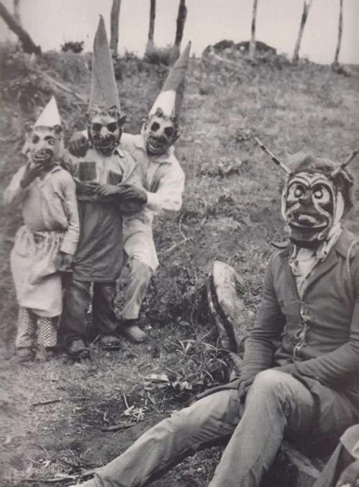 122 Vintage Halloween Costumes That Will Scare You To Death