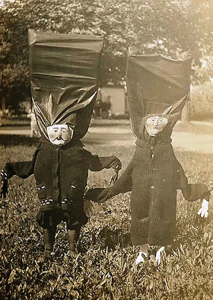 122 Vintage Halloween Costumes That Will Scare You To Death