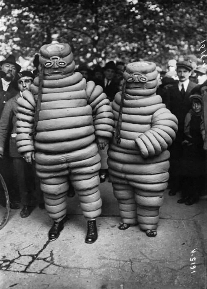 122 Vintage Halloween Costumes That Will Scare You To Death