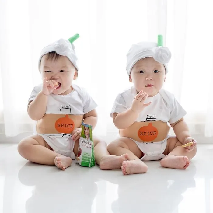 These Miracle Momo Twins Have The Cutest Matching Outfits Ever