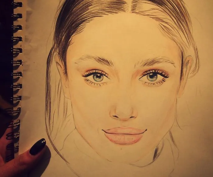 This Artist Draws Portraits Using Only Pencils