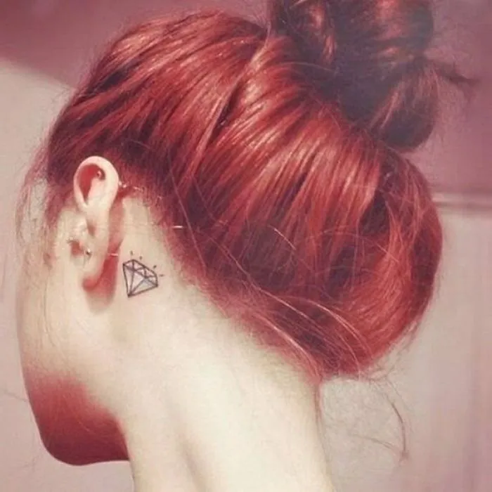 30+ Tiny Ear Tattoo Ideas