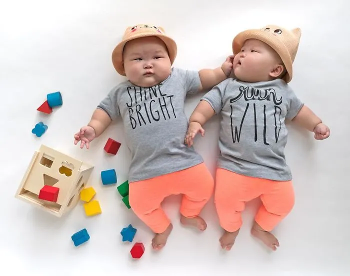 These Miracle Momo Twins Have The Cutest Matching Outfits Ever