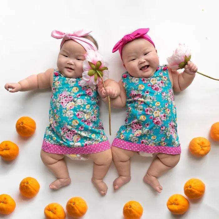 These Miracle Momo Twins Have The Cutest Matching Outfits Ever