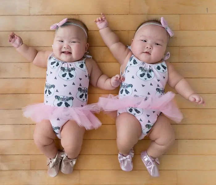 These Miracle Momo Twins Have The Cutest Matching Outfits Ever