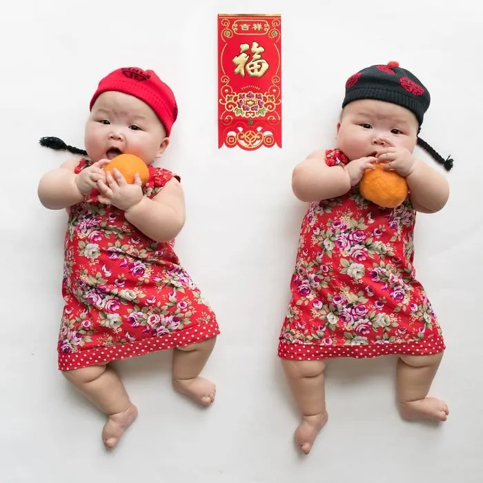 These Miracle Momo Twins Have The Cutest Matching Outfits Ever