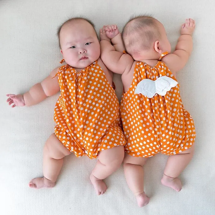 These Miracle Momo Twins Have The Cutest Matching Outfits Ever