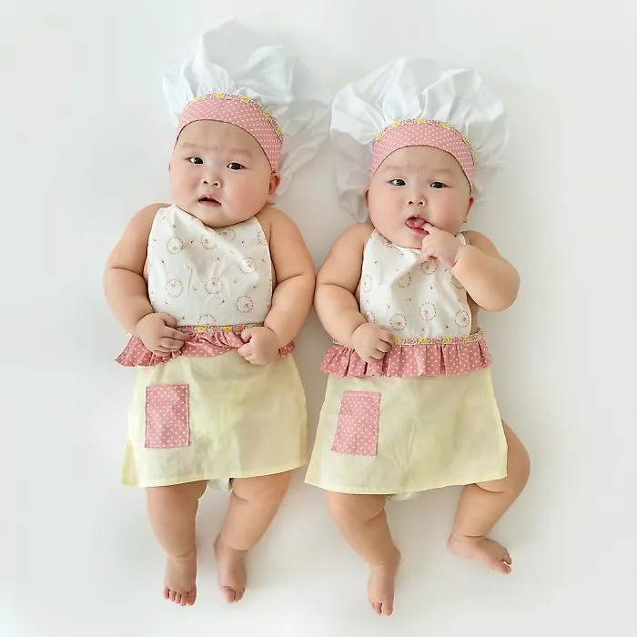 These Miracle Momo Twins Have The Cutest Matching Outfits Ever