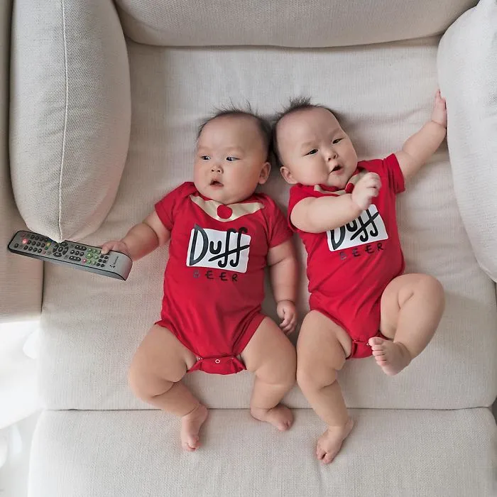 These Miracle Momo Twins Have The Cutest Matching Outfits Ever