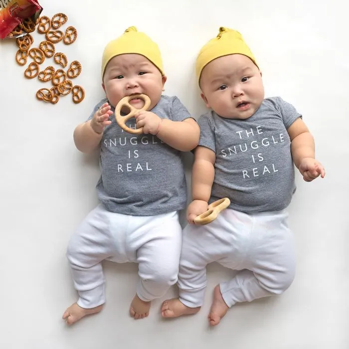 These Miracle Momo Twins Have The Cutest Matching Outfits Ever