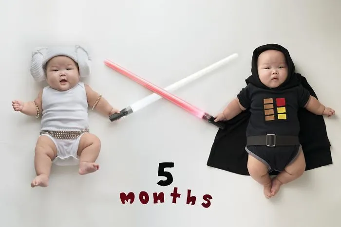These Miracle Momo Twins Have The Cutest Matching Outfits Ever