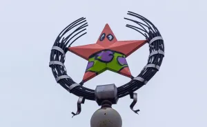 Someone Vandalized A Soviet Star In Russia And Turned It Into Patrick