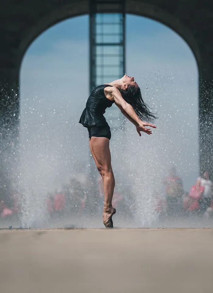 Photographer Documents Dancers Practicing In The Streets Of Mexico City To Prove Trump Was Wrong