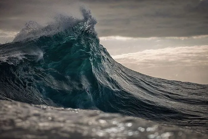 Breathtaking Wave Photos By Lloyd Meudell Look Like Mountains