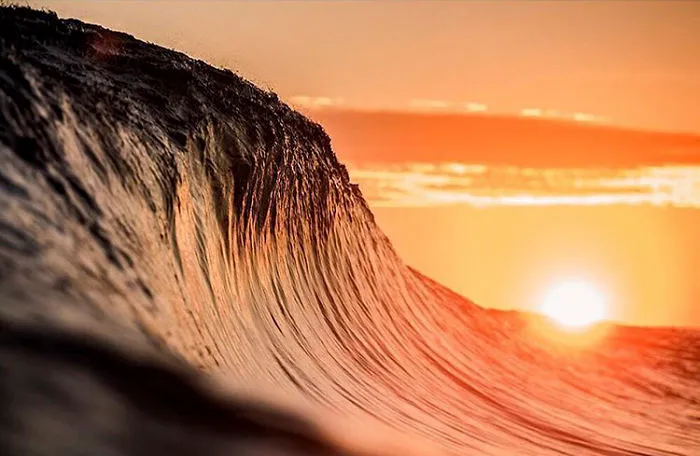Breathtaking Wave Photos By Lloyd Meudell Look Like Mountains