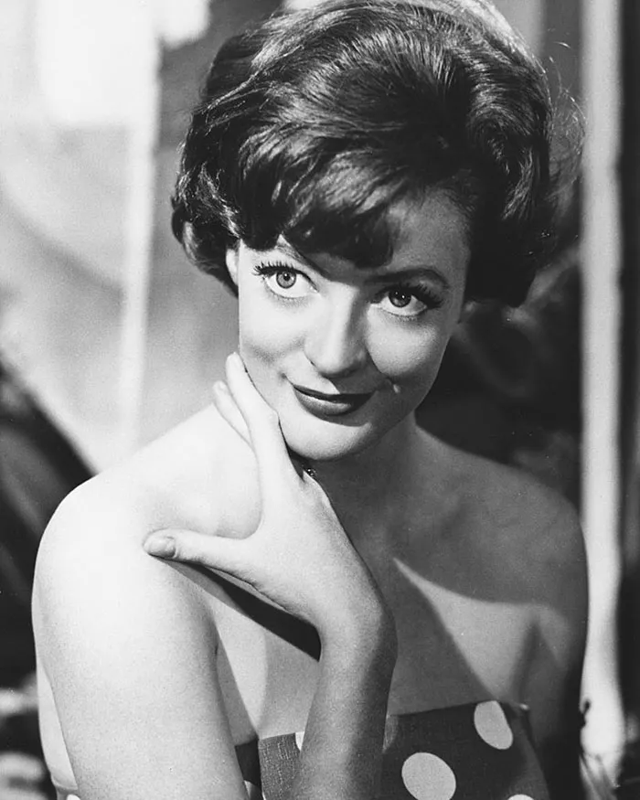 17 Beautiful Throwback Pics Of Dame Maggie Smith