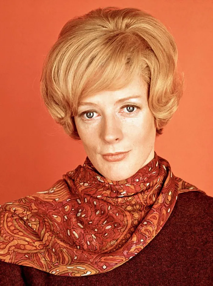 17 Beautiful Throwback Pics Of Dame Maggie Smith