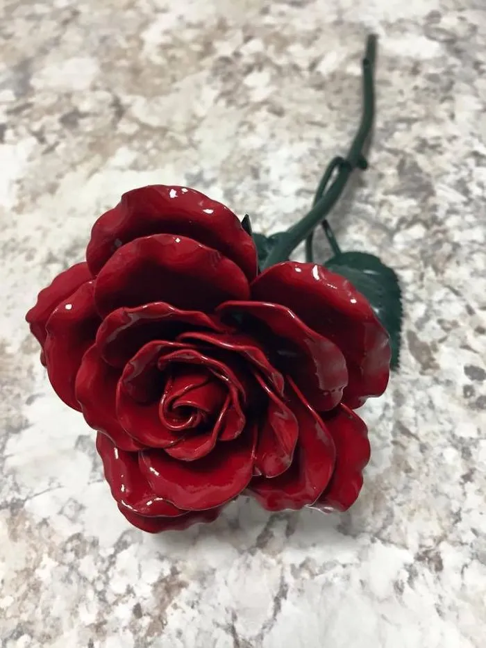 I Taught My 16 Year Old Daughter How To Make These Gorgeous Realistic Flowers From Metal