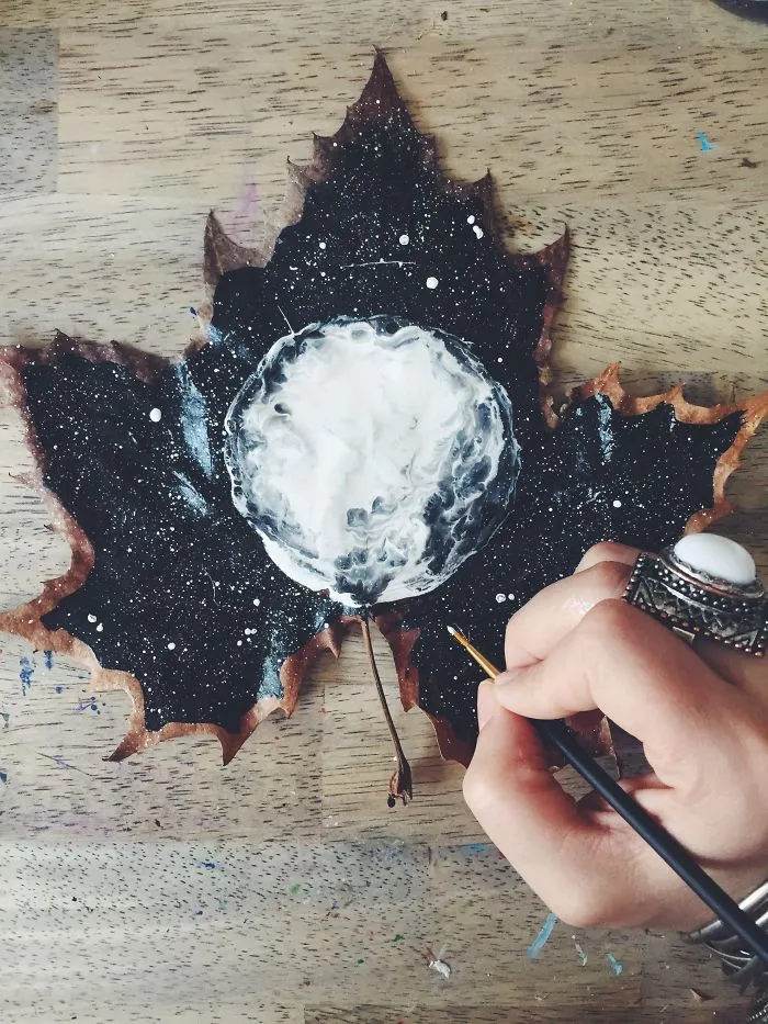 I Paint On Fallen Autumn Leaves