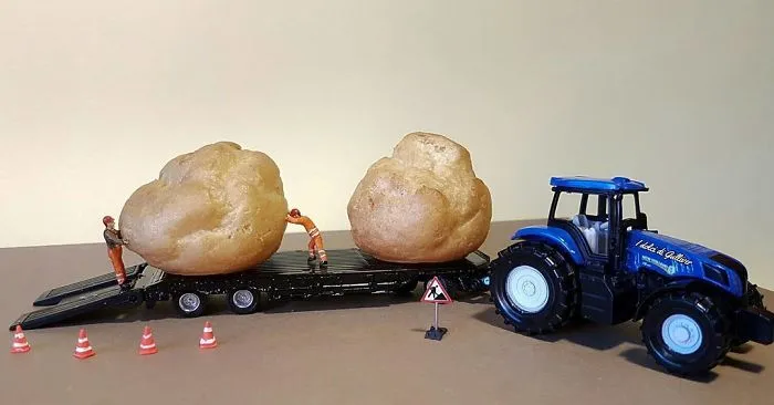 Italian Pastry Chef Creates Miniature Worlds With Desserts