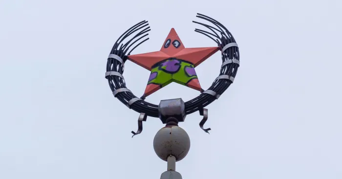Someone Vandalized A Soviet Star In Russia And Turned It Into Patrick