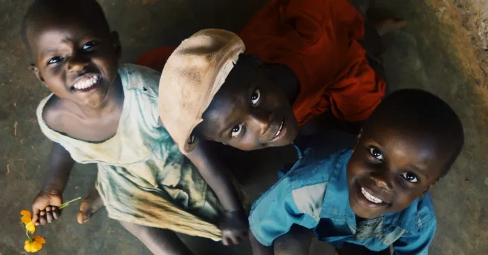 I Offered To Take Free Family Portraits For My Neighbors In Uganda And The Response Was Beautiful