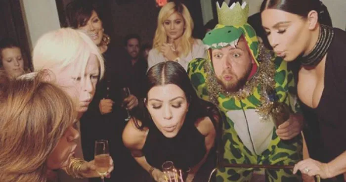 I Become Best Friends With Celebrities By Photoshopping Myself Into Their Pics (Part 2)