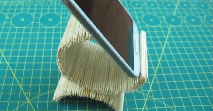 How To Make Cell Phone Holder Using Toothpick