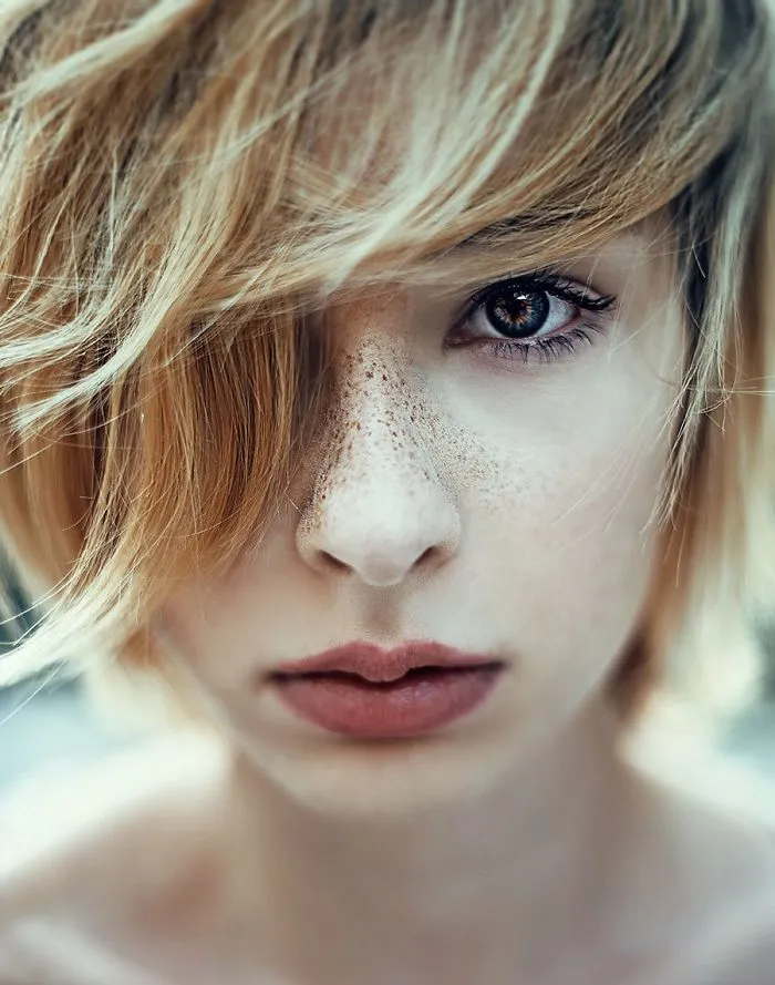 98 Freckled People Who'll Hypnotize You With Their Unique Beauty