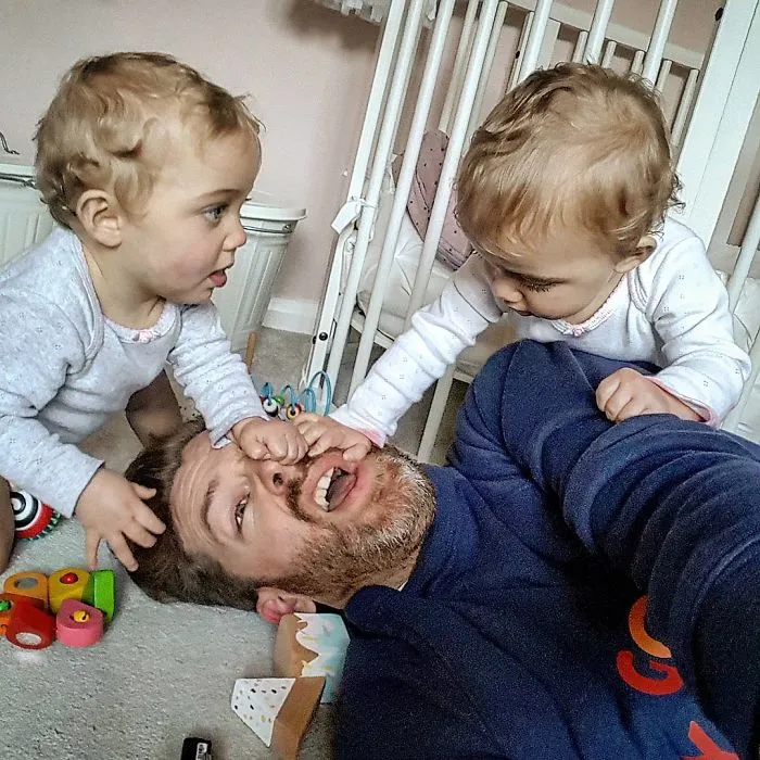Father Of 4 Daughters Refuses To Sugarcoat His Instagram Pics, Takes Internet By Storm