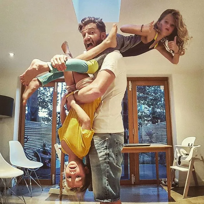 Father Of 4 Daughters Refuses To Sugarcoat His Instagram Pics, Takes Internet By Storm