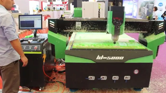 The Differences Between Three - Axis Engraving Machine And Four - Axis Engraving Machine