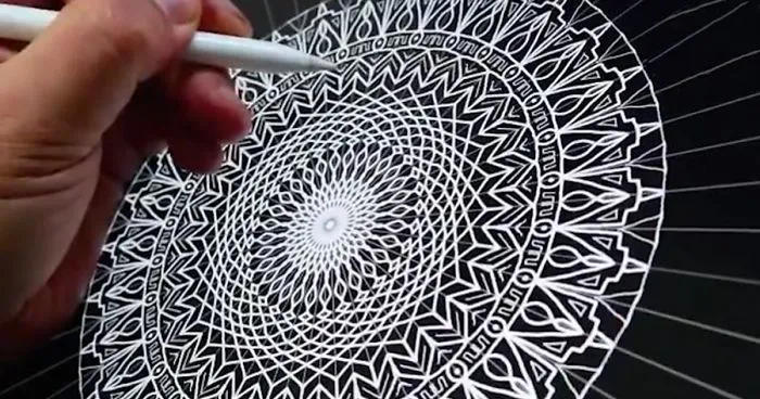 Hypnotising Mandala By Seb Lester Made Using Apple Pencil And Amaziograph