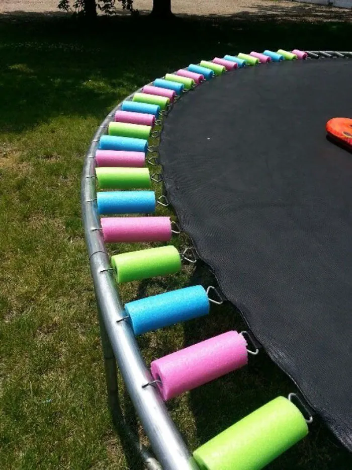 Usa churros de piscina para proteger zonas dañinas