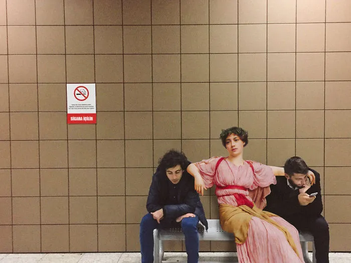 I Make Classical Paintings Travel Through The City