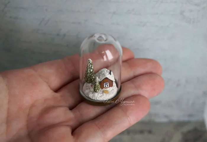 Russian Artist Creates Nostalgic Worlds Through Miniature Art