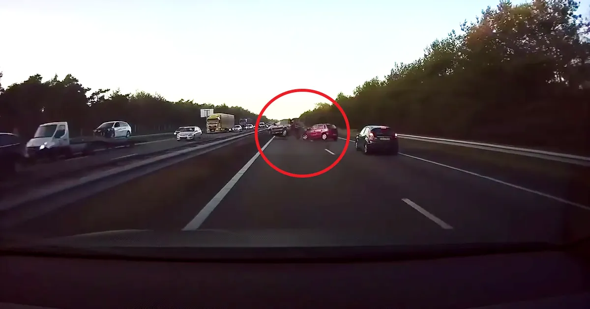 Se vuelve viral este vídeo de un coche Tesla "prediciendo" un accidente de tráfico segundos antes de ocurrir