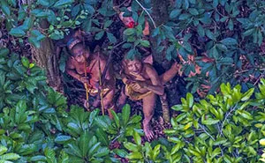 Incredible Photos Of An Uncontacted Amazon Tribe That Doesn't Know Our Civilization Exists