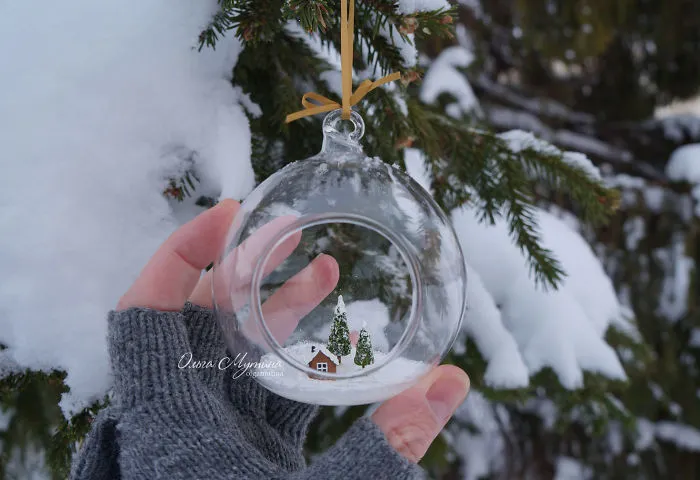 Russian Artist Creates Nostalgic Worlds Through Miniature Art