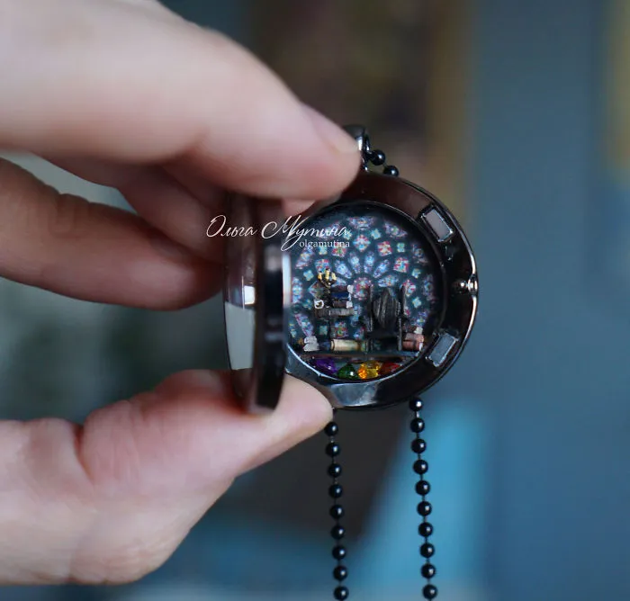 Russian Artist Creates Nostalgic Worlds Through Miniature Art
