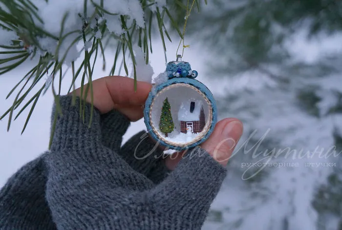 Russian Artist Creates Nostalgic Worlds Through Miniature Art