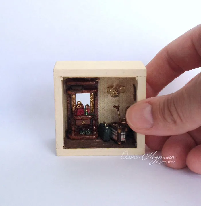 Russian Artist Creates Nostalgic Worlds Through Miniature Art