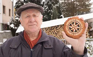 My Grandfather Spent 100+ Hours To Craft This Amazing Wood Art