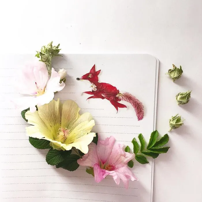 This Artist Turns Flowers Into Paintings