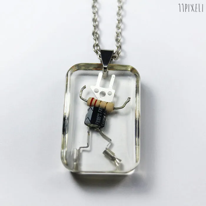 I Turned Electronic Waste Into Tiny Robots
