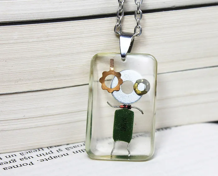 I Turned Electronic Waste Into Tiny Robots