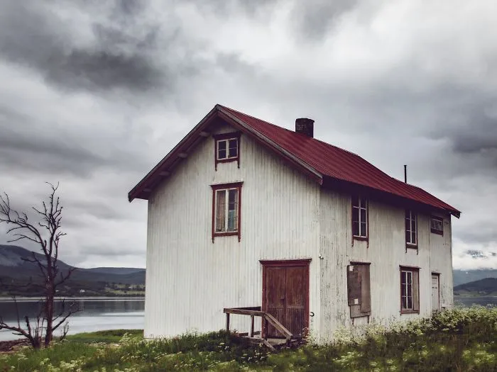I Documented The Abandoned Houses Above The Arctic Circle