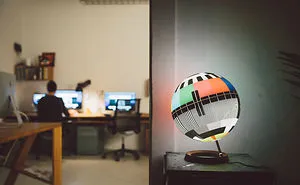 Mono Lamp Brings The 80s To Your Room