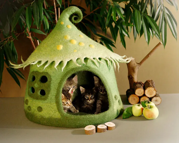 I Felt Fairytale Houses For Cats